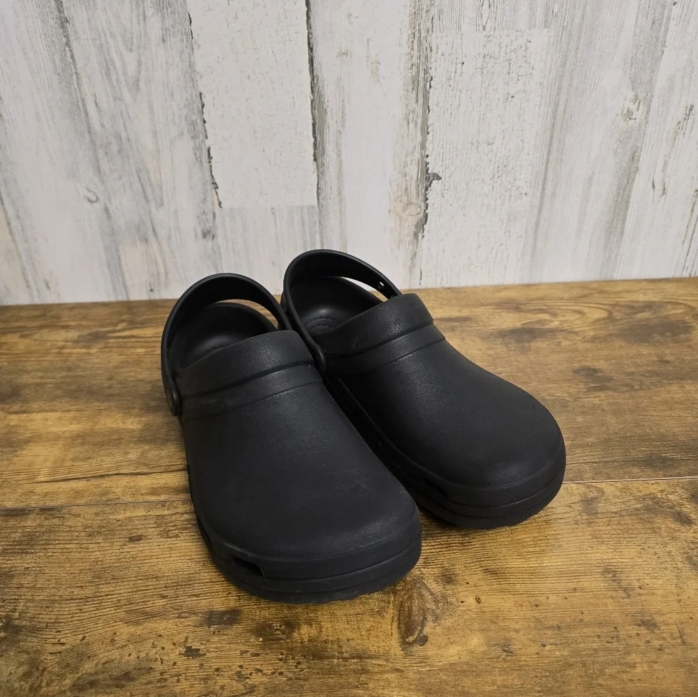 Crocs Classic Black shoes mens size 8 women's size 10